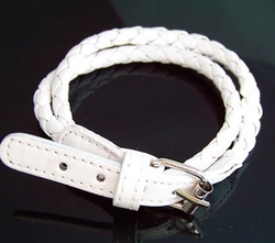 Armbånd - dobbelt lengde - skinn flettet hvit - By BeZeen